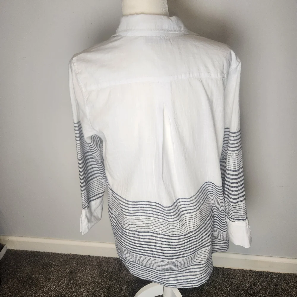 Vineyard Vines White and Navy Striped Casual Shirt - Picture 3 of 8